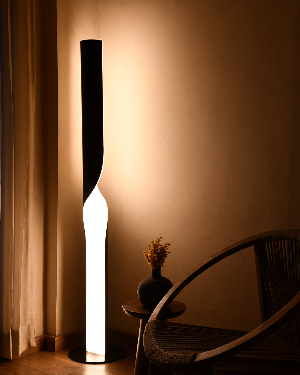 Eona Floor Lamp
