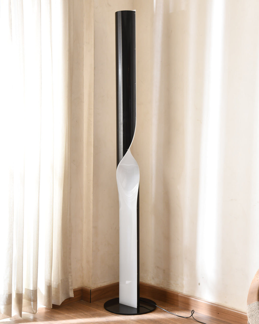 Eona Floor Lamp