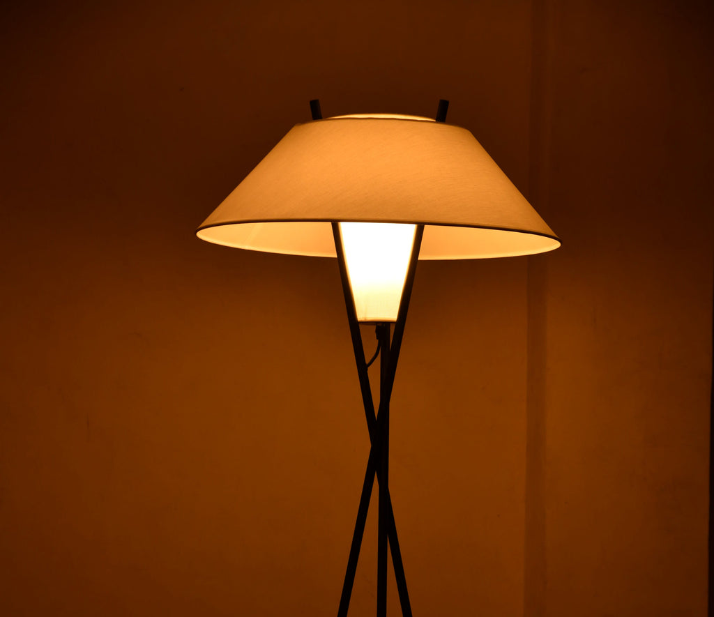 Trivet Floor Lamp