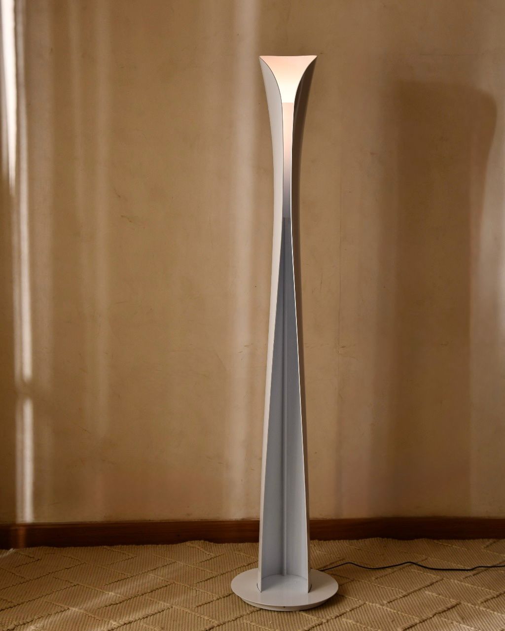 Soliq Floor Lamp