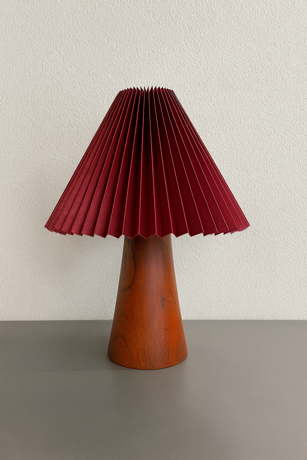 Nami Table Lamp - Oxblood Red